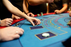 Hoe combineer je online casino spelen met een gezonde levensstijl